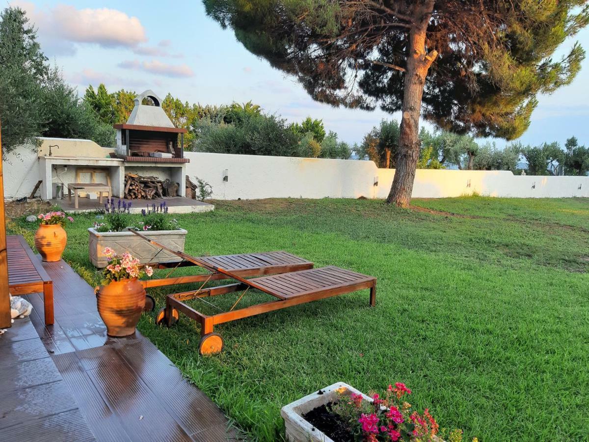 Seafront Villa Joan Nea Skioni Buitenkant foto